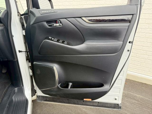 アルファード ２．５Ｓ　Ｃパッケージ　サンルーフ　デジタルインナーミラー　ブラインドスポットモニター　純正ディスプレイオーディオ＋ナビ　ＣＤ／ＤＶＤ　後席モニター　両側電動スライドドア　電動バックドア　ステアリングヒーター　シートヒーター（63枚目）