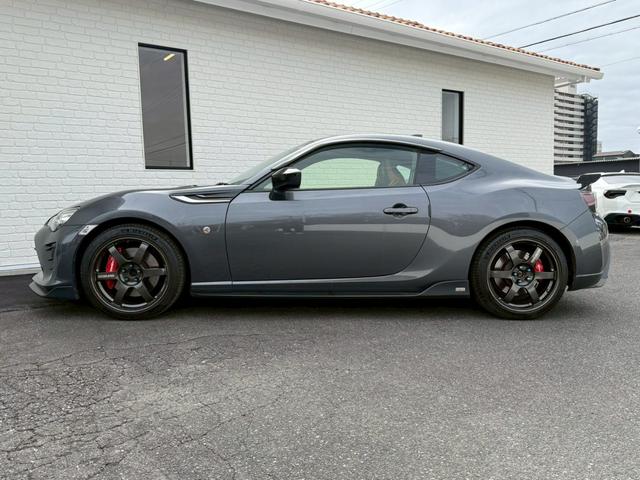 86 GTリミテッド ブラックパッケージ Tom’sトムスエアロ トムスマフラー トムスステアリング RAYS18インチアルミホイール bremboレッドブレーキキャリパー BuddyClub LEDテールランプ ハーフレザーシート ナビTV(39枚目)