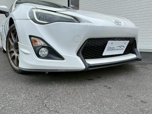 86 GTリミテッド 6AT(6速オートマチック) 社外18インチアルミホイール 社外エアロ 社外ヘッドライト 社外テールレンズ 社外マフラー 内装レッド スマートキー プッシュボタンスタート シートヒーター オートライト(13枚目)