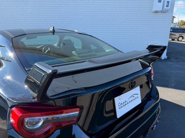 ８６ ＧＴリミテッド　ＴＲＤエアロ　メンバーブレース　エンジンミッション強化ブッシュ　ターボキット　大型ウイング　４本出マフラー　ダンパー　ＴＷＳ　ストリートマスターフィン　スポーツハンドル　ＯＳマスターハーフレザーシート（29枚目）