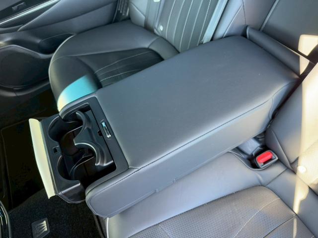 クラウンハイブリッド ＲＳアドバンス　モデリスタエアロ　モデリスタ１９インチＡＷ　サンルーフ　パノラミックビューモニター　ブラックレザーシート　ステアリングヒーター　シートヒーター／クーラー　３眼ＬＥＤ　ワイヤレス充電　ブラインドスポット（77枚目）