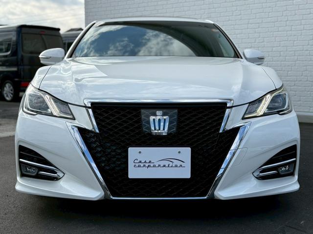 クラウンハイブリッド アスリートＳ　サンルーフ　メーカーナビ　バックカメラ　ＥＴＣ　ステアリングヒーター　シートヒーター　シートクーラー　純正ドラレコ　コンビステアリング　ローダウン　フルセグＴＶ　パワーシート　ブラックレザー　黒革内装（8枚目）