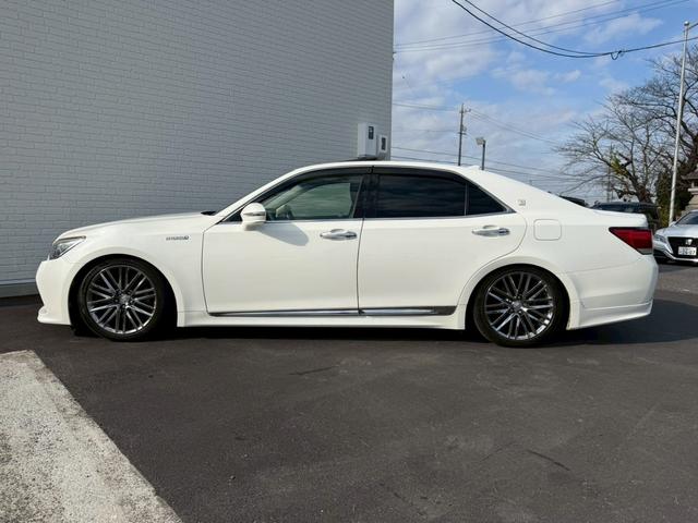 クラウンハイブリッド アスリートＳ　サンルーフ　メーカーナビ　バックカメラ　ＥＴＣ　ステアリングヒーター　シートヒーター　シートクーラー　純正ドラレコ　コンビステアリング　ローダウン　フルセグＴＶ　パワーシート　ブラックレザー　黒革内装（35枚目）