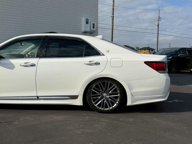 クラウンハイブリッド アスリートＳ　サンルーフ　メーカーナビ　バックカメラ　ＥＴＣ　ステアリングヒーター　シートヒーター　シートクーラー　純正ドラレコ　コンビステアリング　ローダウン　フルセグＴＶ　パワーシート　ブラックレザー　黒革内装（36枚目）