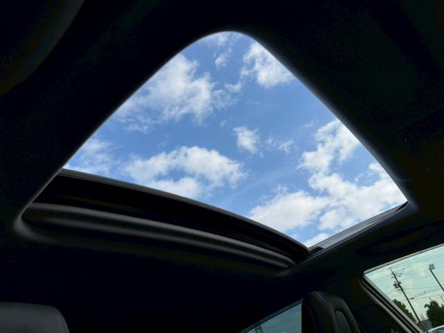 クラウンハイブリッド アスリートＳ　サンルーフ　メーカーナビ　バックカメラ　ＥＴＣ　ステアリングヒーター　シートヒーター　シートクーラー　純正ドラレコ　コンビステアリング　ローダウン　フルセグＴＶ　パワーシート　ブラックレザー　黒革内装（47枚目）