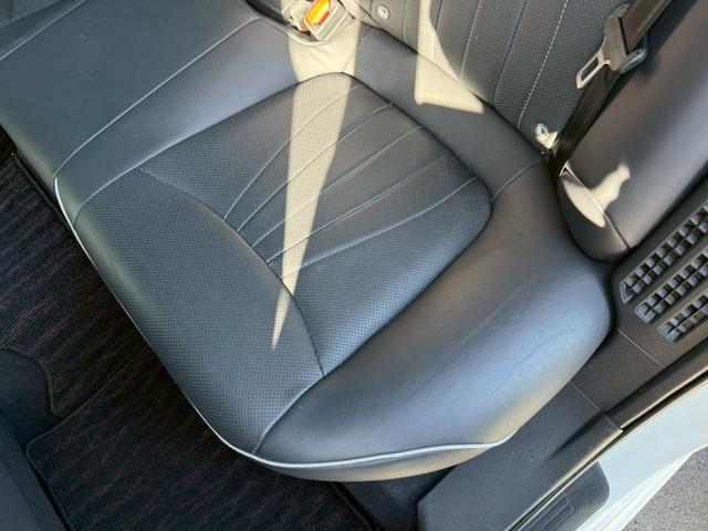 クラウンハイブリッド ＲＳアドバンス　モデリスタエアロ（Ｆ／Ｓ／Ｒ）モデリスタ１９インチＡＷ　サンルーフ　レザーシート　バックカメラ　ブラインドスポットモニター　パワーシート　シートヒーター／クーラー　ＣＤ／ＤＶＤ　デジタルインナーミラー（77枚目）