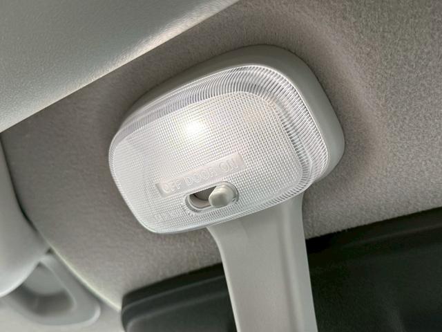 エブリイワゴン ＰＺターボスペシャル　届出済未使用車　純正ディスプレイオーディオ　バックカメラ　オートステップ　両側電動スライド　シートヒーター　スズキセーフティサポート　オートライト　ブッシュボタンスタート　ＵＳＢ　ステアリングリモコン（48枚目）