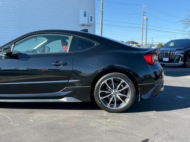 ８６ ＧＴ　ＴＲＤエアロ／フロントスポイラー／サイドスカート／リアバンパースポイラー／リアディフューザー／リアトランクスポイラー／エアロスタビライジングカバー　社外７インチナビ　ＥＴＣ　フルセグＴＶ　純正１７ＡＷ（36枚目）