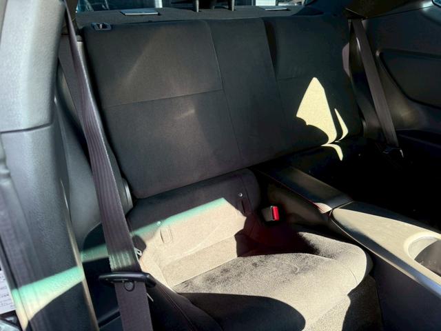 ８６ ＧＴ　ＴＲＤエアロ／フロントスポイラー／サイドスカート／リアバンパースポイラー／リアディフューザー／リアトランクスポイラー／エアロスタビライジングカバー　社外７インチナビ　ＥＴＣ　フルセグＴＶ　純正１７ＡＷ（64枚目）