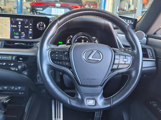ＥＳ ＥＳ３００ｈ　Ｆスポーツ　サンルーフ　純正ナビ　パノラミックビューモニター　デジタルインナーミラー　ＥＴＣ　黒革　シートヒーター　シートクーラー　電動シェード　レーダークルーズ　クリアランスソナー　ＬＥＤヘッドランプ（32枚目）