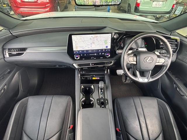 ＲＸ ＲＸ５００ｈ　Ｆスポーツパフォーマンス　純正１４型ナビ　パノラミックビューモニター　地デジＴＶ　デジタルインナーミラー　ＥＴＣ　パーキングアシスト　レーダークルーズ　ブラインドスポットモニター　シートヒーター　シートクーラー　Ｐバックドア（2枚目）