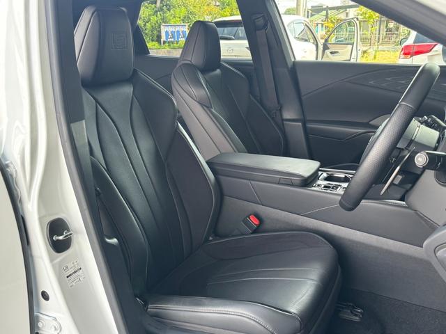 ＲＸ ＲＸ５００ｈ　Ｆスポーツパフォーマンス　純正１４型ナビ　パノラミックビューモニター　地デジＴＶ　デジタルインナーミラー　ＥＴＣ　パーキングアシスト　レーダークルーズ　ブラインドスポットモニター　シートヒーター　シートクーラー　Ｐバックドア（19枚目）