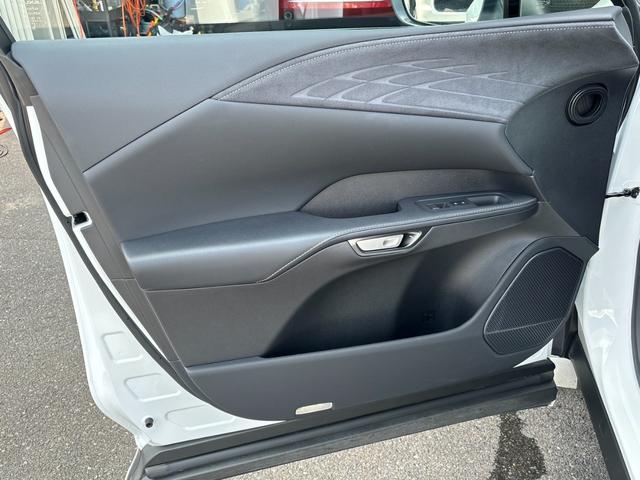 ＲＸ ＲＸ５００ｈ　Ｆスポーツパフォーマンス　純正１４型ナビ　パノラミックビューモニター　地デジＴＶ　デジタルインナーミラー　ＥＴＣ　パーキングアシスト　レーダークルーズ　ブラインドスポットモニター　シートヒーター　シートクーラー　Ｐバックドア（27枚目）