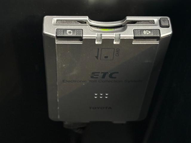 ランドクルーザープラド ＴＸリミテッド　サンルーフ　本革シート　純正ナビ　バックカメラ　ドライブレコーダー　ＥＴＣ　イモビライザー　３列８人乗り　背面タイヤレス　フォグランプ　ルーフレール　後期モデル　４ＷＤ（7枚目）