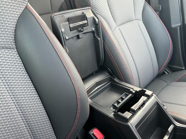 フォレスター Ｘ－ブレイク　純正８型ナビ　マルチビューカメラ　地デジ　ビルトインＥＴＣ　スマートリアビューミラー　パワーシート　シートメモリー　シートヒーター　パワーバックドア　ルーフレール　ＬＥＤヘッドランプ　４ＷＤ（19枚目）