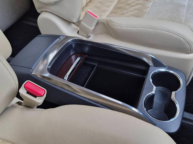 TOYOTA ALPHARD 2.5G