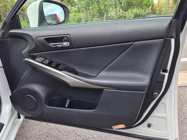 LEXUS IS IS300H