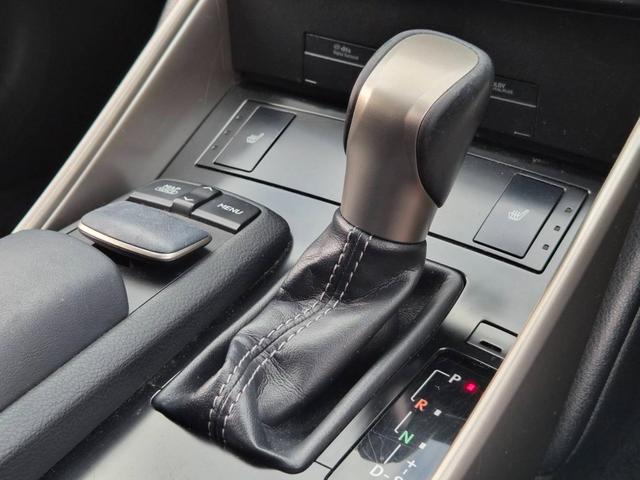 LEXUS IS IS300H