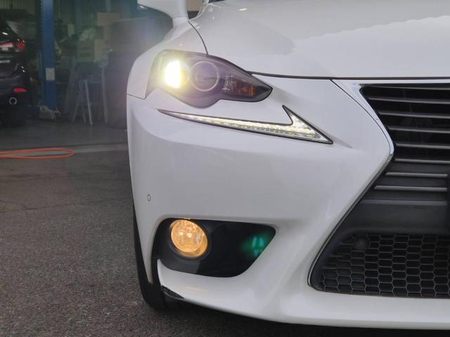 LEXUS IS IS300H