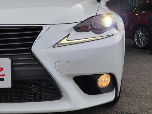 LEXUS IS IS300H