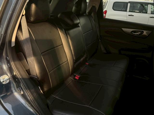 エクストレイル ２０Ｘ　エマージェンシーブレーキパッケージ　禁煙車　メーカー７インチナビ　フルセグＴＶ　Ｂカメラ　コーナセンサー　シートヒーター　衝突被害軽減ブレーキ　電動格納ミラー　横滑り軽減　リアクーラー　スマートキー　ＥＣＯモード　オートハイビーム（11枚目）