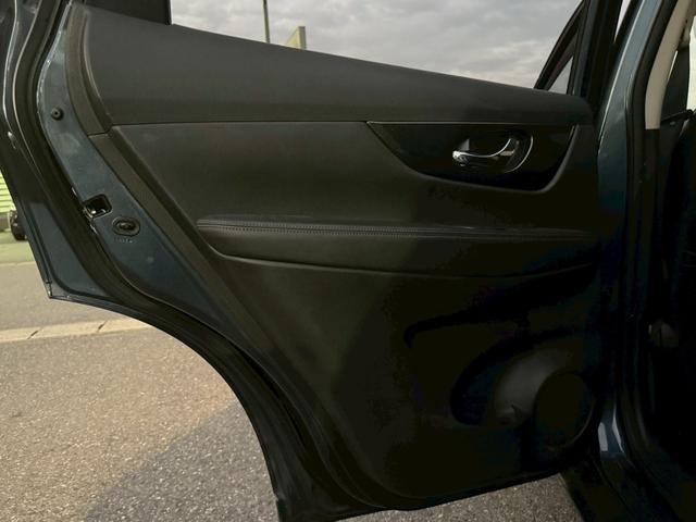 エクストレイル ２０Ｘ　エマージェンシーブレーキパッケージ　禁煙車　メーカー７インチナビ　フルセグＴＶ　Ｂカメラ　コーナセンサー　シートヒーター　衝突被害軽減ブレーキ　電動格納ミラー　横滑り軽減　リアクーラー　スマートキー　ＥＣＯモード　オートハイビーム（17枚目）