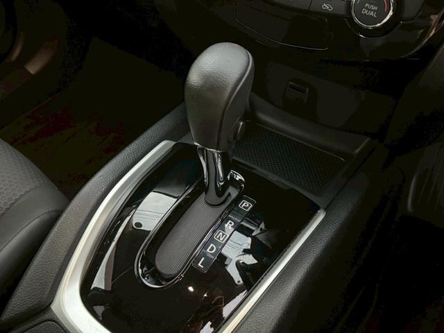 エクストレイル ２０Ｘ　エマージェンシーブレーキパッケージ　禁煙車　メーカー７インチナビ　フルセグＴＶ　Ｂカメラ　コーナセンサー　シートヒーター　衝突被害軽減ブレーキ　電動格納ミラー　横滑り軽減　リアクーラー　スマートキー　ＥＣＯモード　オートハイビーム（21枚目）