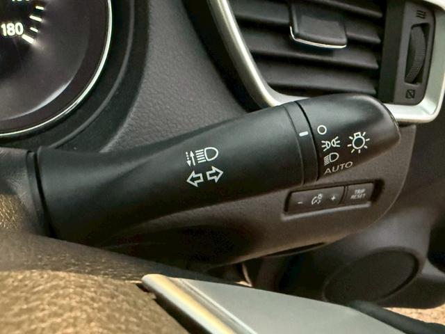 エクストレイル ２０Ｘ　エマージェンシーブレーキパッケージ　禁煙車　メーカー７インチナビ　フルセグＴＶ　Ｂカメラ　コーナセンサー　シートヒーター　衝突被害軽減ブレーキ　電動格納ミラー　横滑り軽減　リアクーラー　スマートキー　ＥＣＯモード　オートハイビーム（23枚目）