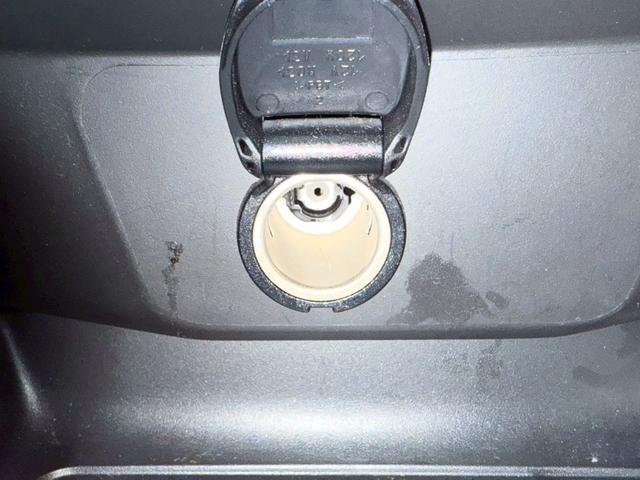 エクストレイル ２０Ｘ　エマージェンシーブレーキパッケージ　禁煙車　メーカー７インチナビ　フルセグＴＶ　Ｂカメラ　コーナセンサー　シートヒーター　衝突被害軽減ブレーキ　電動格納ミラー　横滑り軽減　リアクーラー　スマートキー　ＥＣＯモード　オートハイビーム（25枚目）