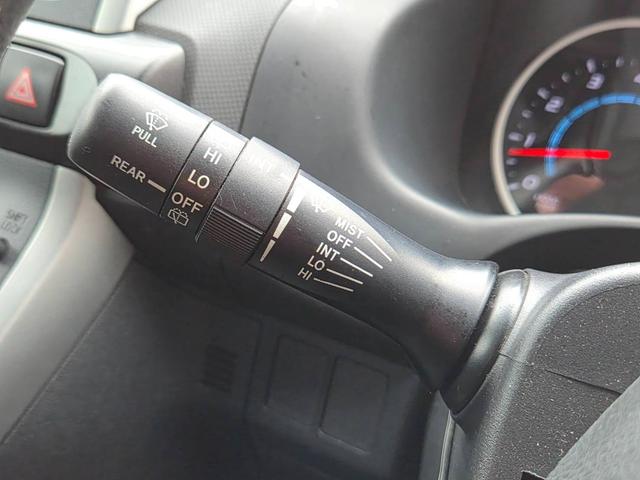 ウィッシュ １．８Ｓ　純正ナビ　地デジ　バックカメラ　ＥＴＣ　横滑り防止装置　３列７人乗り　スマートキー＆プッシュスタート　オートエアコン　フロントフォグランプ　社外ＡＷ１７インチ　イモビライザー　ユーザー買取車両（10枚目）