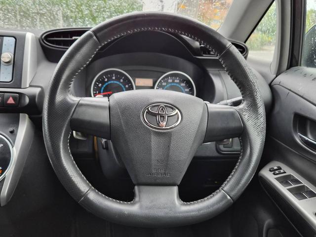 ウィッシュ １．８Ｓ　純正ナビ　地デジ　バックカメラ　ＥＴＣ　横滑り防止装置　３列７人乗り　スマートキー＆プッシュスタート　オートエアコン　フロントフォグランプ　社外ＡＷ１７インチ　イモビライザー　ユーザー買取車両（15枚目）