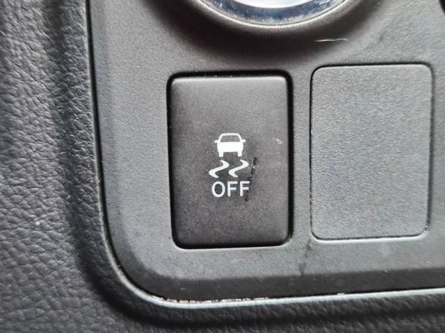 ウィッシュ １．８Ｓ　純正ナビ　地デジ　バックカメラ　ＥＴＣ　横滑り防止装置　３列７人乗り　スマートキー＆プッシュスタート　オートエアコン　フロントフォグランプ　社外ＡＷ１７インチ　イモビライザー　ユーザー買取車両（16枚目）