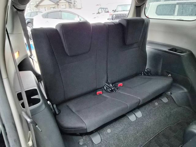 ウィッシュ １．８Ｓ　純正ナビ　地デジ　バックカメラ　ＥＴＣ　横滑り防止装置　３列７人乗り　スマートキー＆プッシュスタート　オートエアコン　フロントフォグランプ　社外ＡＷ１７インチ　イモビライザー　ユーザー買取車両（21枚目）