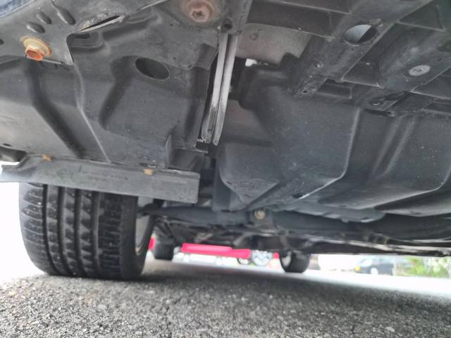 ウィッシュ １．８Ｓ　純正ナビ　地デジ　バックカメラ　ＥＴＣ　横滑り防止装置　３列７人乗り　スマートキー＆プッシュスタート　オートエアコン　フロントフォグランプ　社外ＡＷ１７インチ　イモビライザー　ユーザー買取車両（52枚目）