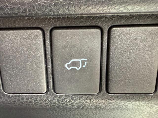 ハリアーハイブリッド プログレス サンルーフ TRDフルエアロ メーカーナビTV パノラミックビュー JBLサウンド ドライブレコーダー ETC プリクラッシュ レーンキープアシスト パワーバックドア パワーシート 4WD(12枚目)