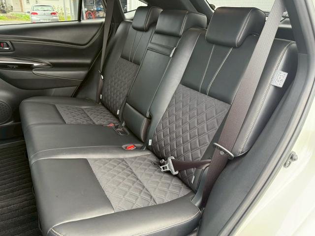 ハリアーハイブリッド プログレス サンルーフ TRDフルエアロ メーカーナビTV パノラミックビュー JBLサウンド ドライブレコーダー ETC プリクラッシュ レーンキープアシスト パワーバックドア パワーシート 4WD(17枚目)