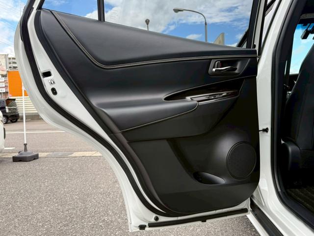 ハリアーハイブリッド プログレス サンルーフ TRDフルエアロ メーカーナビTV パノラミックビュー JBLサウンド ドライブレコーダー ETC プリクラッシュ レーンキープアシスト パワーバックドア パワーシート 4WD(22枚目)