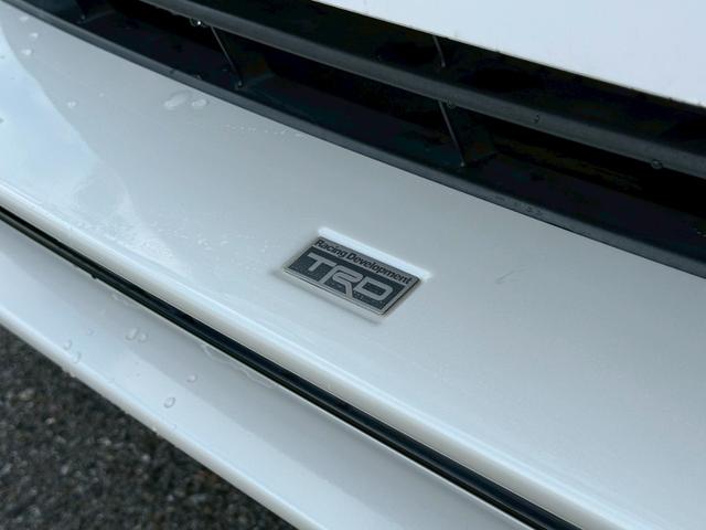 ハリアーハイブリッド プログレス サンルーフ TRDフルエアロ メーカーナビTV パノラミックビュー JBLサウンド ドライブレコーダー ETC プリクラッシュ レーンキープアシスト パワーバックドア パワーシート 4WD(43枚目)