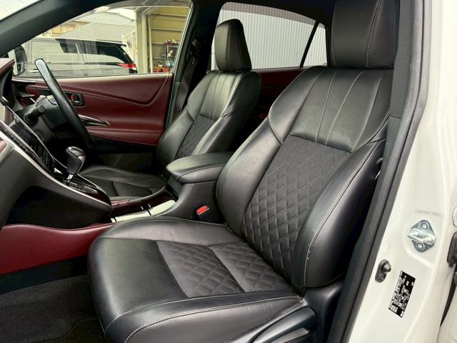 ハリアー プログレス　サンルーフ　モデリスタエアロ　メーカーナビＴＶ　パノラミックビュー　ＪＢＬサウンド　ドライブレコーダー　ＥＴＣ　プリクラッシュセーフティ　レーンキープ　パワーバックドア　クリアランスソナー　買取車両（18枚目）