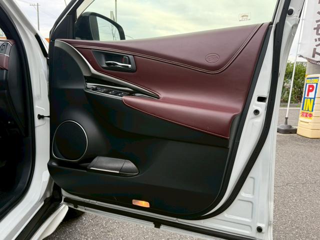 ハリアー プログレス　サンルーフ　モデリスタエアロ　メーカーナビＴＶ　パノラミックビュー　ＪＢＬサウンド　ドライブレコーダー　ＥＴＣ　プリクラッシュセーフティ　レーンキープ　パワーバックドア　クリアランスソナー　買取車両（25枚目）