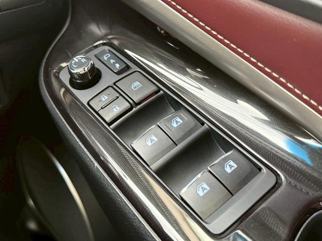 ハリアー プログレス　サンルーフ　モデリスタエアロ　メーカーナビＴＶ　パノラミックビュー　ＪＢＬサウンド　ドライブレコーダー　ＥＴＣ　プリクラッシュセーフティ　レーンキープ　パワーバックドア　クリアランスソナー　買取車両（40枚目）