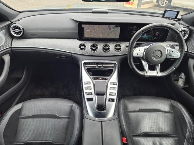 GT 4ドアクーペ 43 4マチック+ ライドコントロール+パッケージ 1オーナー AMGライドコントロールプラスPKG エアバランスPKG マッドブラックラッピング Burmester 純正ナビ 純正ドライブレコーダー パノラマビュー キャリパー塗装(AMGイエロー)(5枚目)