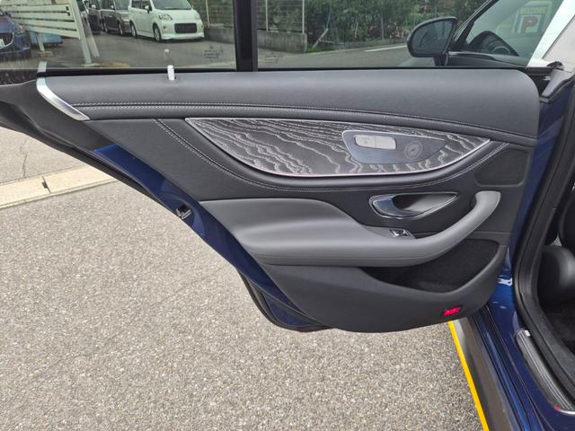 GT 4ドアクーペ 43 4マチック+ ライドコントロール+パッケージ 1オーナー AMGライドコントロールプラスPKG エアバランスPKG マッドブラックラッピング Burmester 純正ナビ 純正ドライブレコーダー パノラマビュー キャリパー塗装(AMGイエロー)(19枚目)