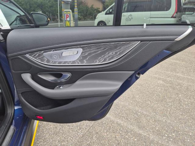 GT 4ドアクーペ 43 4マチック+ ライドコントロール+パッケージ 1オーナー AMGライドコントロールプラスPKG エアバランスPKG マッドブラックラッピング Burmester 純正ナビ 純正ドライブレコーダー パノラマビュー キャリパー塗装(AMGイエロー)(21枚目)