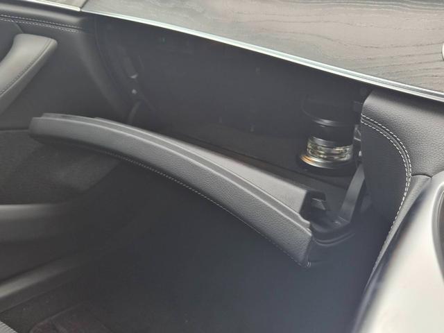 GT 4ドアクーペ 43 4マチック+ ライドコントロール+パッケージ 1オーナー AMGライドコントロールプラスPKG エアバランスPKG マッドブラックラッピング Burmester 純正ナビ 純正ドライブレコーダー パノラマビュー キャリパー塗装(AMGイエロー)(28枚目)