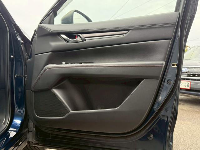 ＣＸ－５ ＸＤ　スポーツアピアランス　１０．２５型マツダコネクトナビＴＶ　３６０度ビューモニター　ＥＴＣ　本革　シートヒーター　シートメモリー　ステアリングヒーター　ＢＳＭ　ＨＵＤ　ワイヤレス充電　デジタルインナーミラー　スマートブレーキ（25枚目）