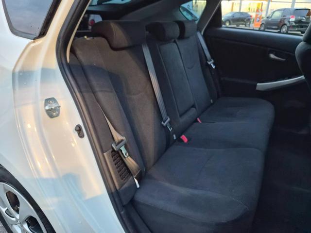 プリウス Ｓ　後期モデル　純正ＨＤＤナビ　ＣＤＤＶＤ再生可　バックカメラ　フロントカメラ　ＥＴＣ　スマートキー　イモビライザー　ステアリングリモコン　フォグランプ　ユーザー買取（14枚目）