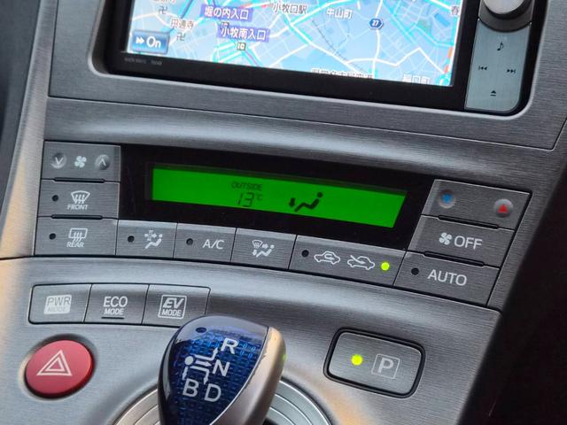 プリウス Ｓ　後期モデル　純正ＨＤＤナビ　ＣＤＤＶＤ再生可　バックカメラ　フロントカメラ　ＥＴＣ　スマートキー　イモビライザー　ステアリングリモコン　フォグランプ　ユーザー買取（26枚目）