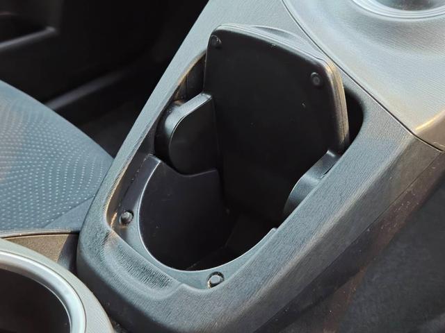 プリウス Ｓ　後期モデル　純正ＨＤＤナビ　ＣＤＤＶＤ再生可　バックカメラ　フロントカメラ　ＥＴＣ　スマートキー　イモビライザー　ステアリングリモコン　フォグランプ　ユーザー買取（27枚目）