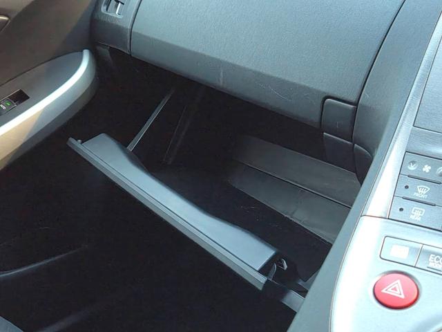 プリウス Ｓ　後期モデル　純正ＨＤＤナビ　ＣＤＤＶＤ再生可　バックカメラ　フロントカメラ　ＥＴＣ　スマートキー　イモビライザー　ステアリングリモコン　フォグランプ　ユーザー買取（29枚目）